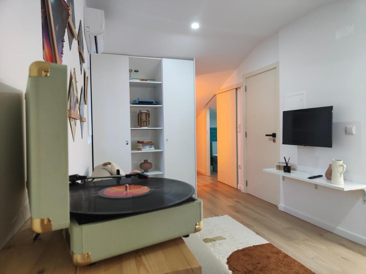 Wood Essence Apartment - Cozy Balcony Coimbra Eksteriør bilde